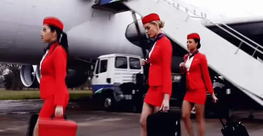 法国空姐2018完整版在线观看-机舱封闭故事免费观看-法国空姐电影全集720P高清播放