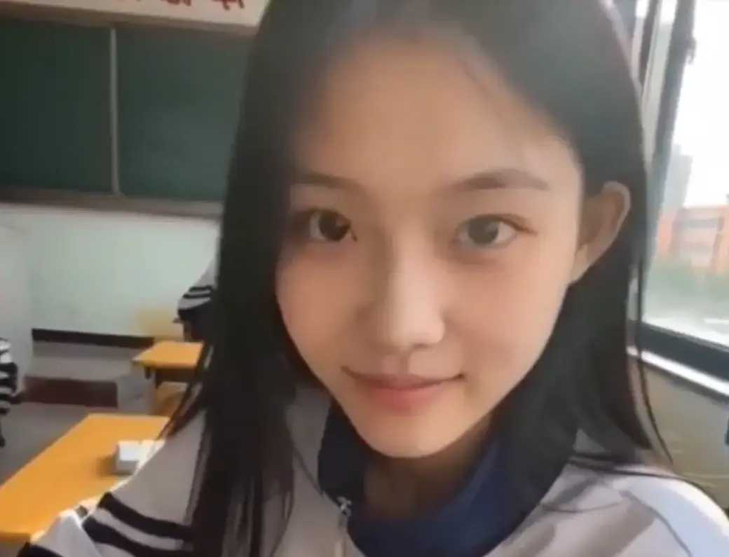 我的十八岁女友无删减版4K蓝光在线观看 - 黄果AI短剧高甜治愈全集免费看 - 我的十八岁女友结局太甜追完又想谈恋爱